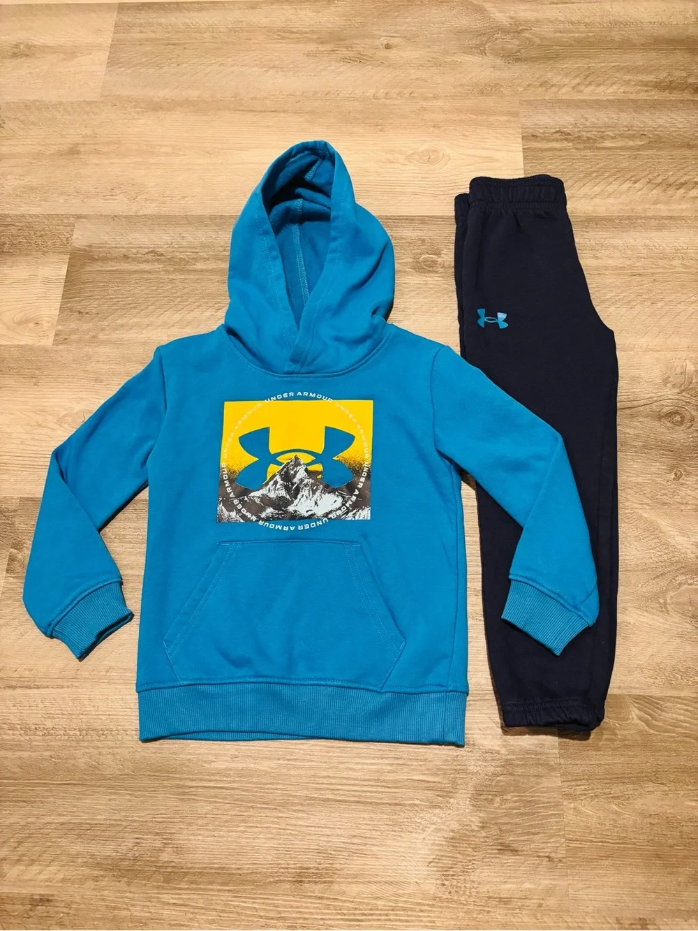 Under Armour Kids Blue Hoodie & Navy Joggers Set boys size 4